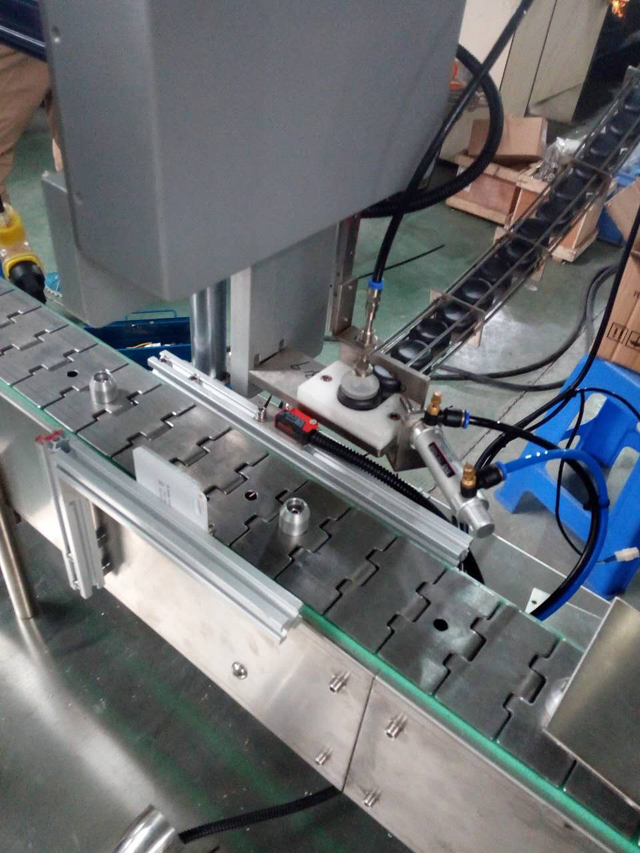 caps robot fodring pictures.jpg