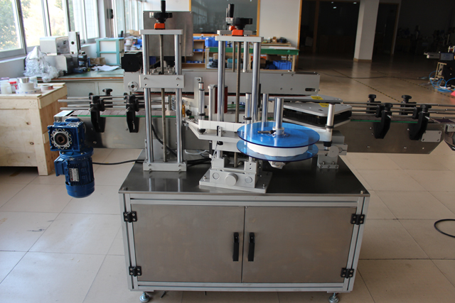 dobbeltsidet etiketmaskine (2).JPG