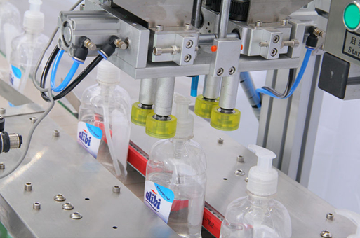 screw capping machine skruelåg udstyr.jpg