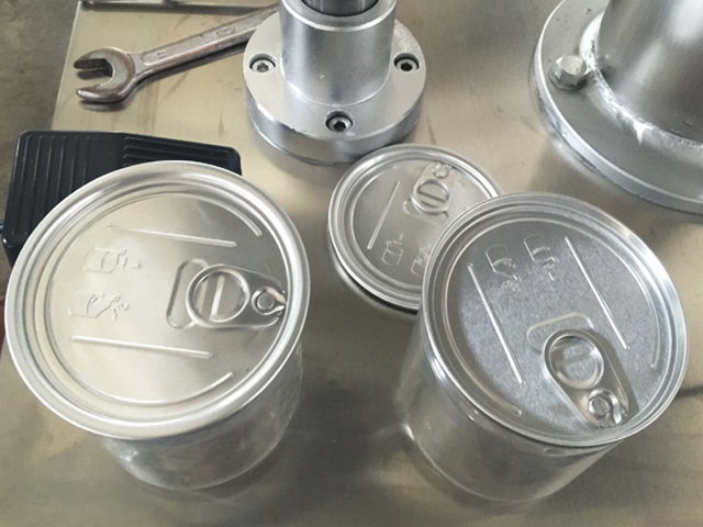 metaldåser dækmaskine.jpg