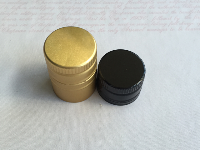 screw caps metalhætter.jpg