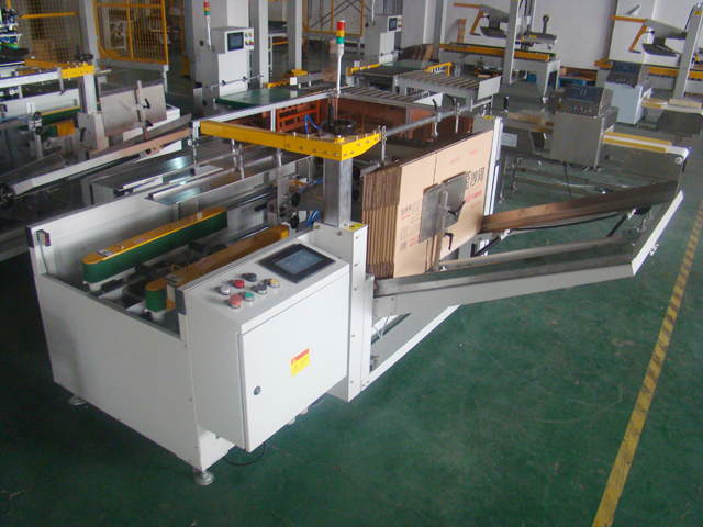 kartonopstiller automatisk fabrik.JPG