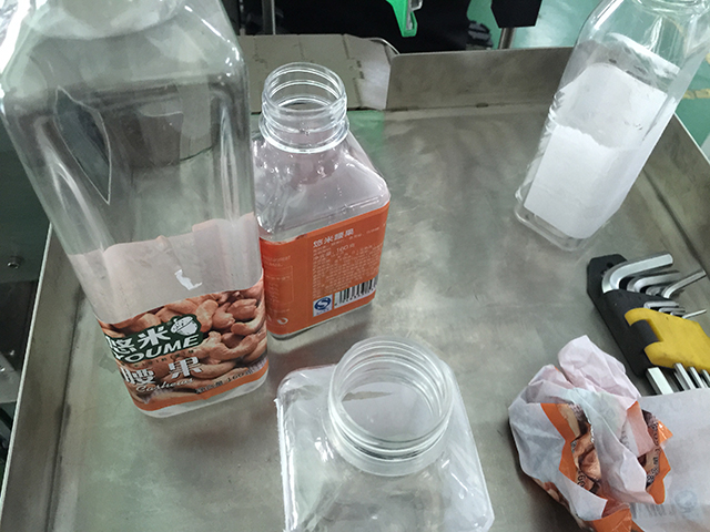 FLADDE FLASKER etiketteringsmaskine ruller af etiketter (2).jpg