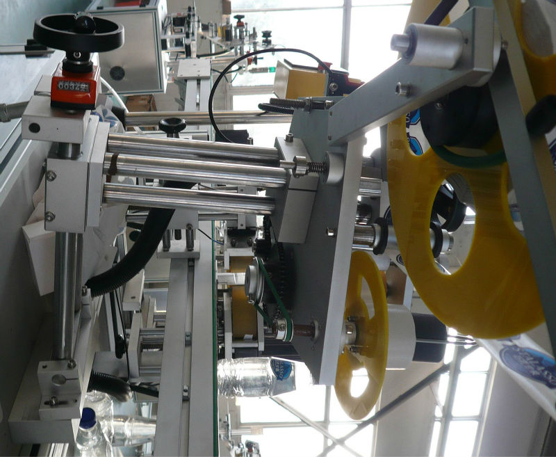 op og ned dobbeltsidet selvklæbende etiketklæbemaskine