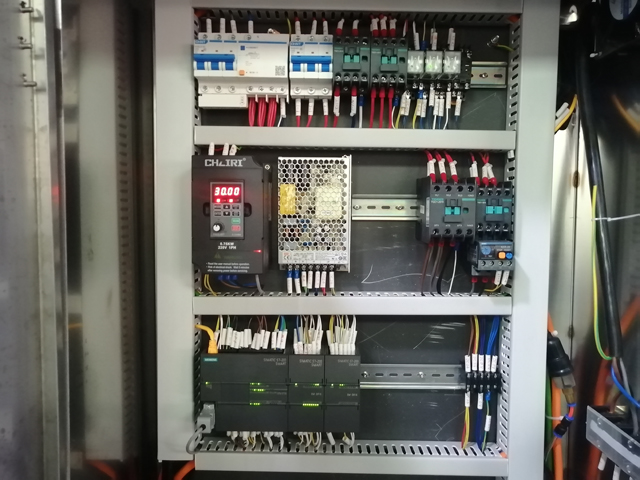 12 hoved fyldemaskine med blandevarmer (2).jpg