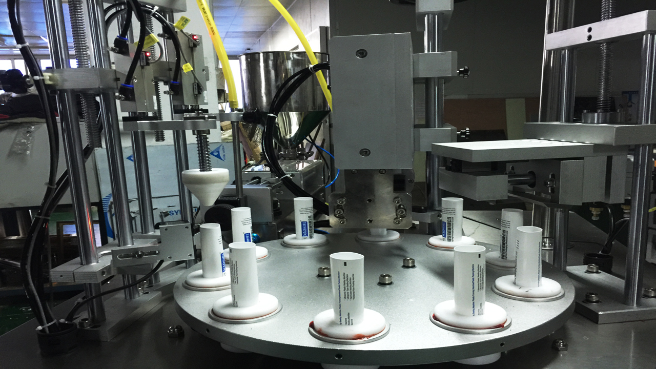 rotary filling sealing machine roterende påfyldning ultralydsrør sealing.jpg