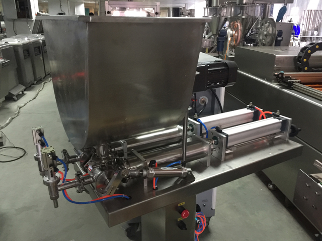 lodrette påfyldningsmaskine dyser.JPG