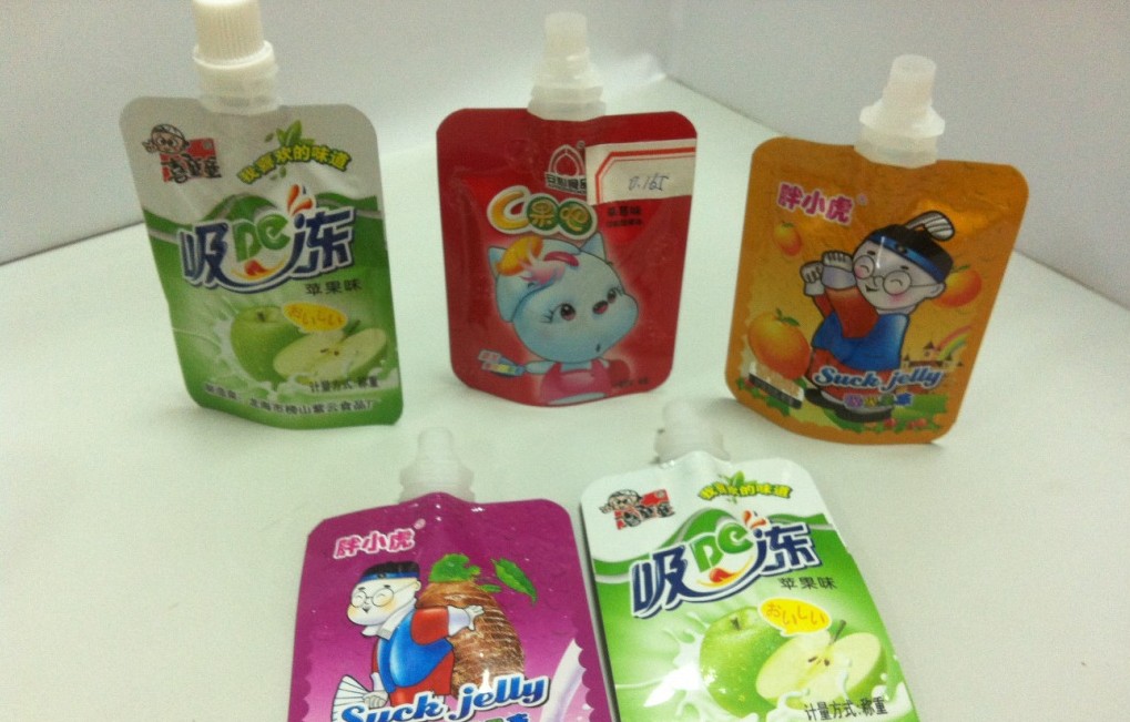 enkelthoved tud poser fyldes med tragt .jpg