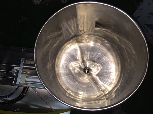 filling hopper for filling sealing påfyldningstragt til ultralydssealer filler.jpg