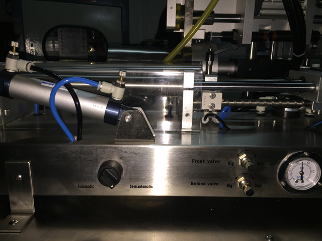 horizontal filling machine for filling process horisontal påfyldningsmaskine til rør filler sealer.jpg