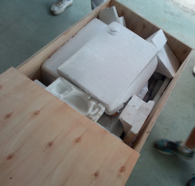 wooden case packaging before ocean shipping emballage til etikettemaskine.jpg