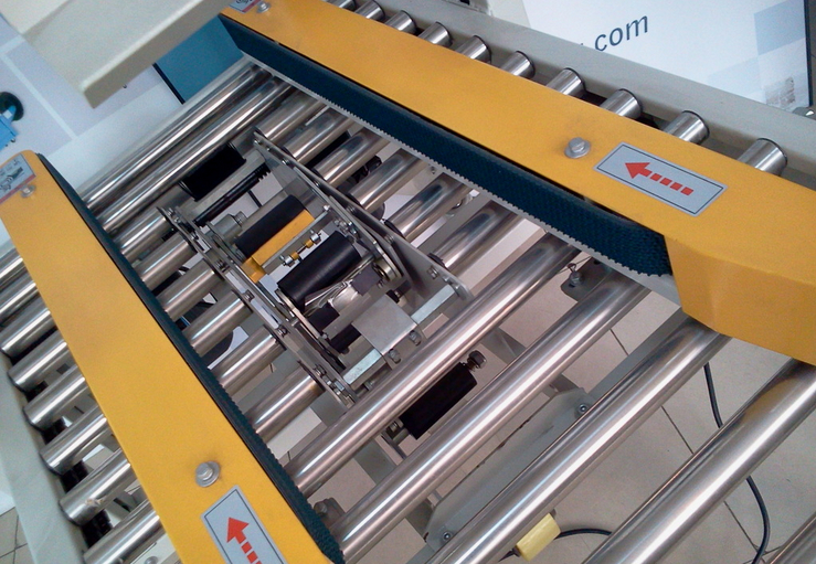 tæt skud til kartonforseglingsmaskine semi auto.jpg