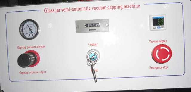 control panel from vacuum capping machines panel af vakuumafdækningsmaskiner.jpg