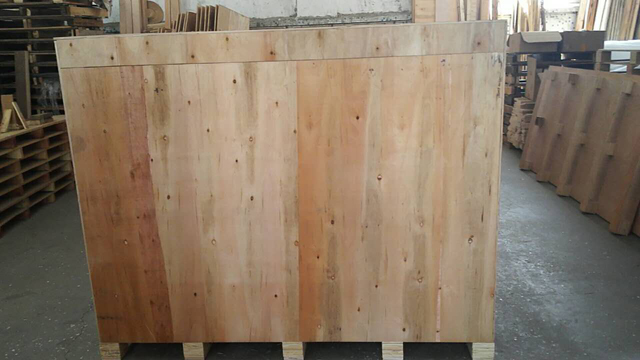 kartonforsegler i trækasse.jpg